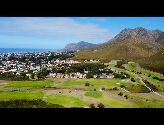 3 BEDROOM APARTMENT FOR SALE IN KLEINMOND CENTRAL